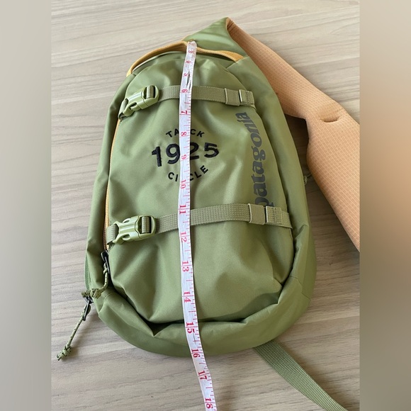 Patagonia Sage Green Men's Backpack - Picture 3 of 10